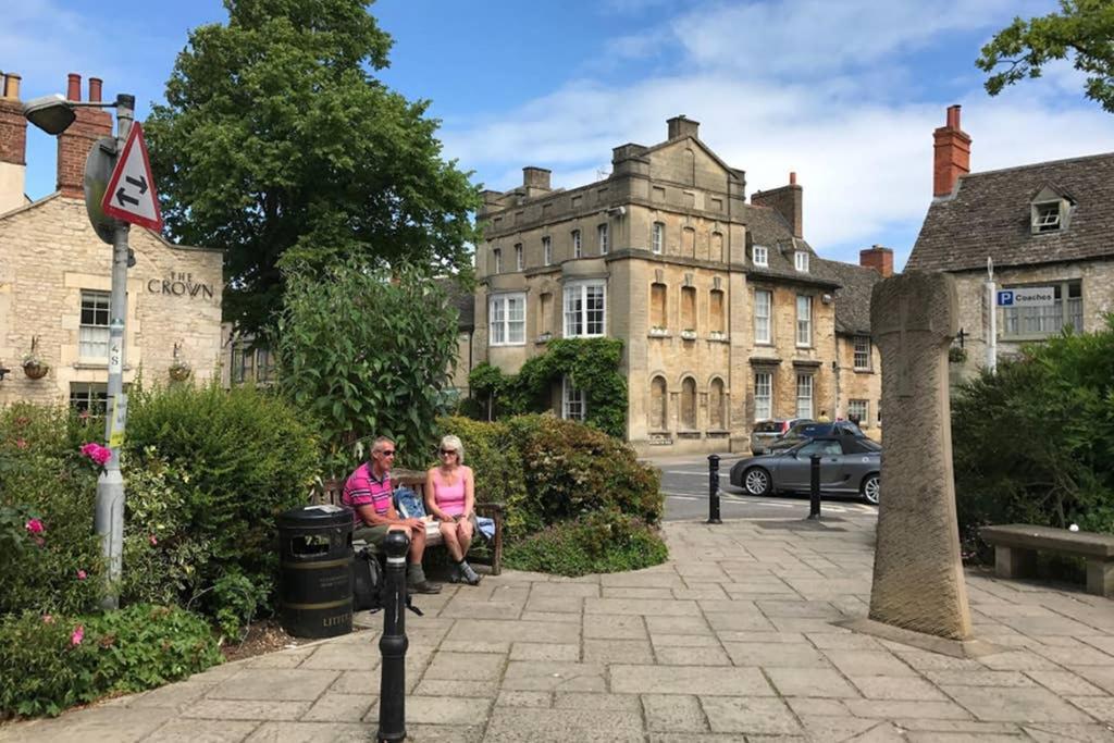 Oxfordshire Living - The Bowler Hat Cottage - ウッドストック エクステリア 写真